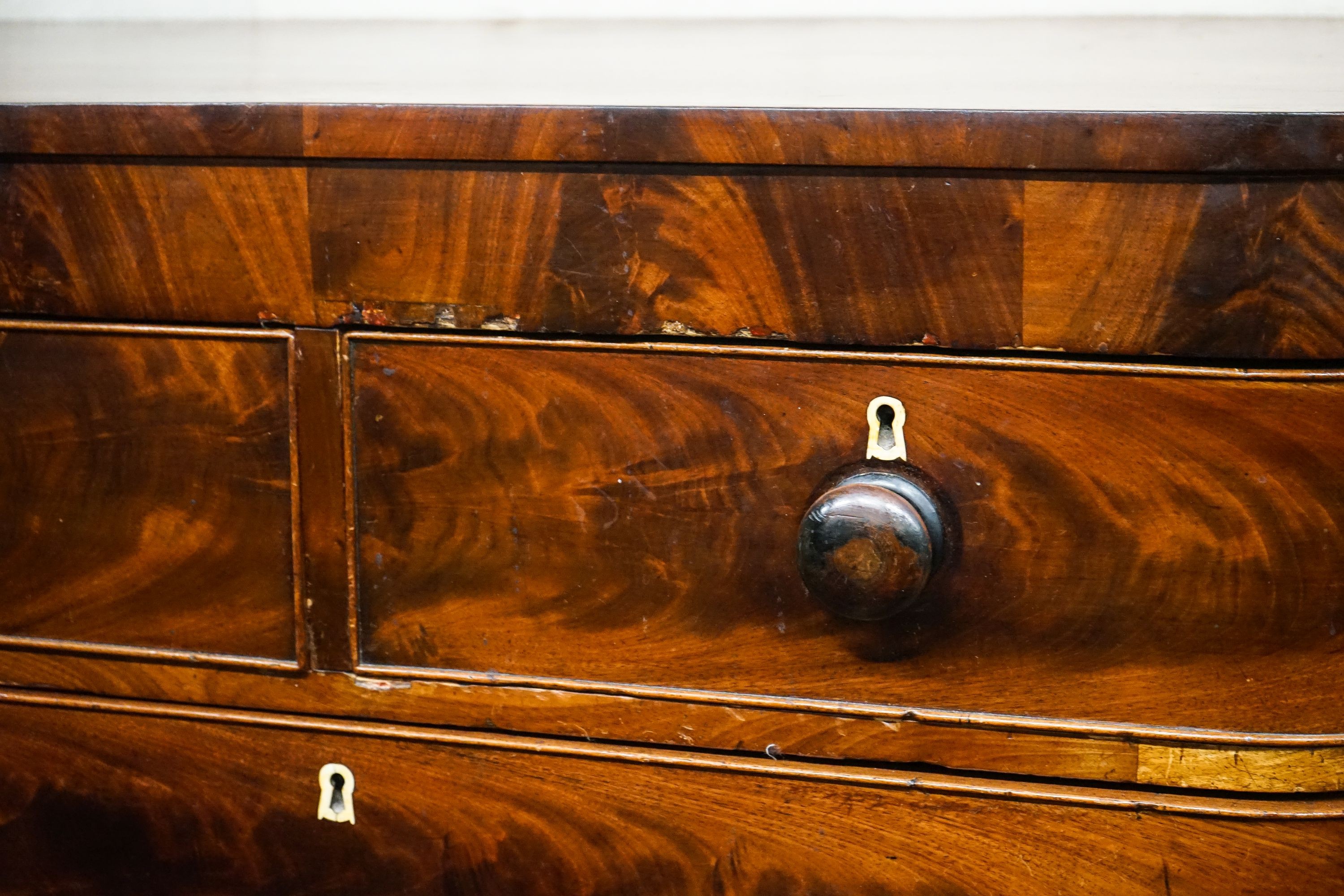 An early Victorian mahogany bow front chest of drawers, width 106cm, depth 55cm, height 110cm